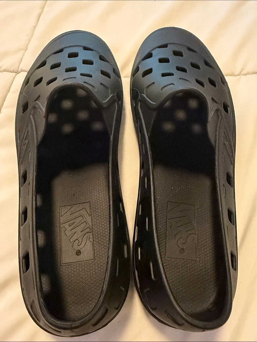 Men's Vans Black Slip-On Shoes - Picture 5 of 6